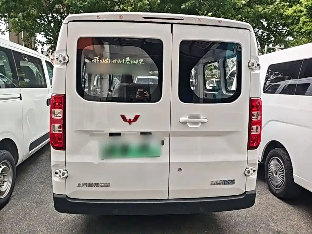 Wuling Yangguang — миниатюра 6