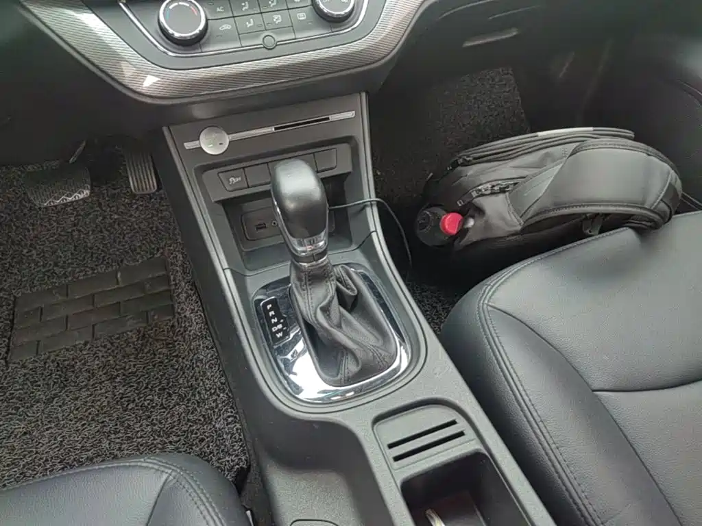 Roewe 360 — миниатюра 14