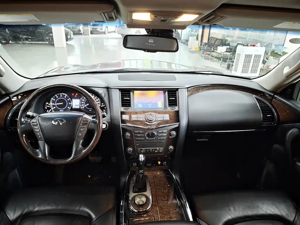Infiniti QX80 — миниатюра 10