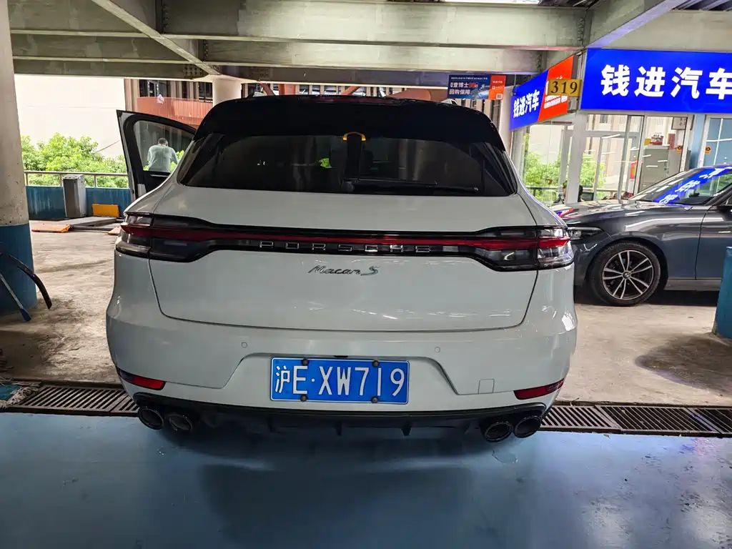 Porsche Macan — миниатюра 3