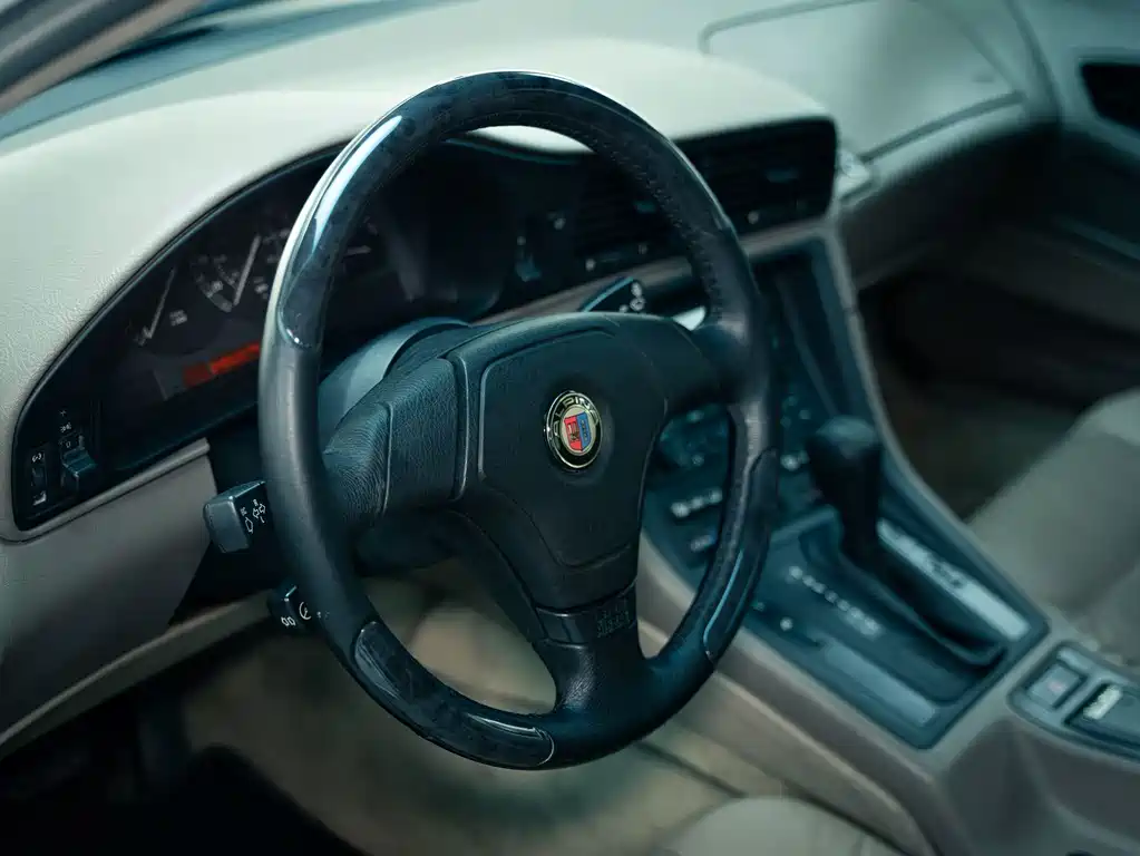BMW 8 Series — миниатюра 13