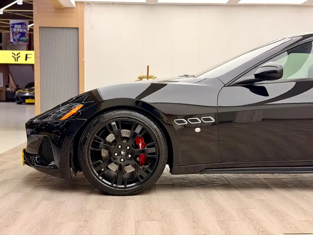 Maserati GranTurismo 2013 4.7L Sport F1