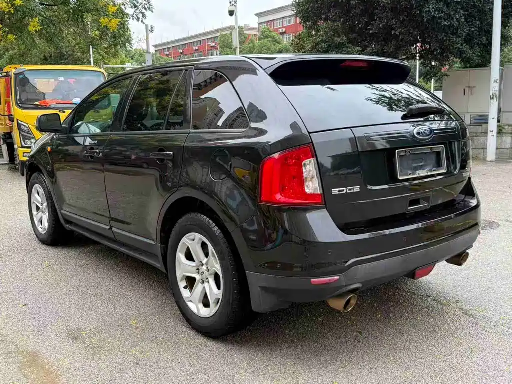 Ford Edge (Import) — миниатюра 5
