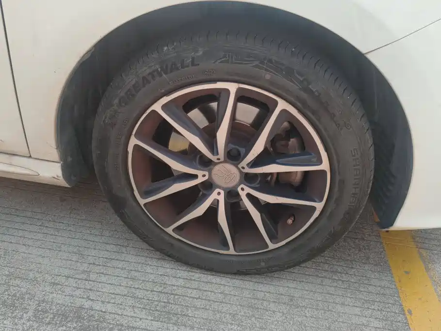 BYD MAX — миниатюра 6