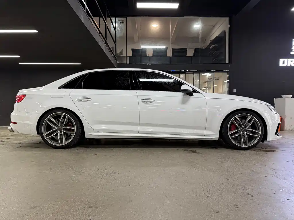 Audi A4L — миниатюра 9