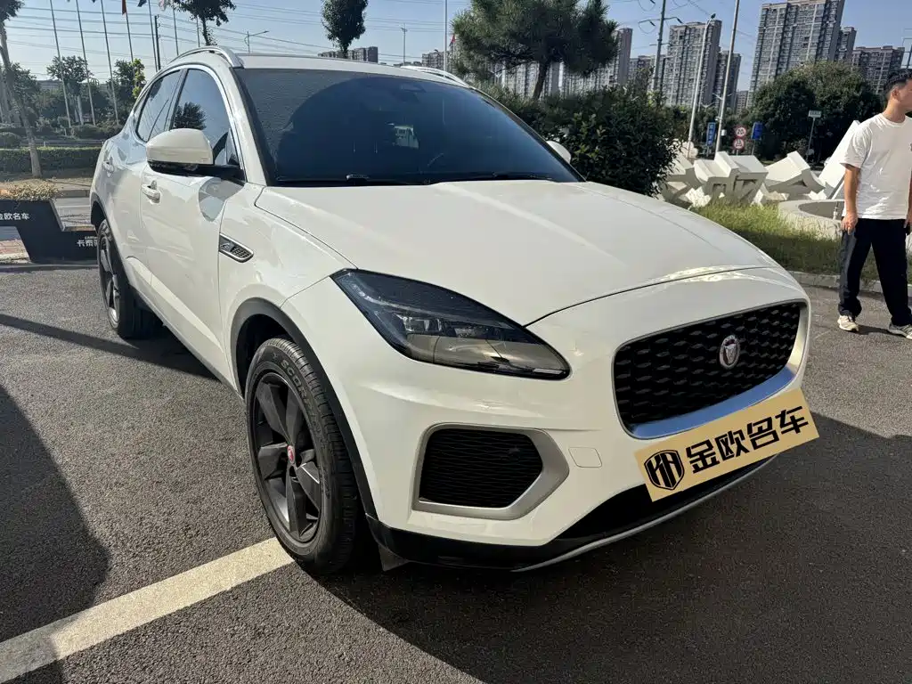 Jaguar E-PACE — миниатюра 3