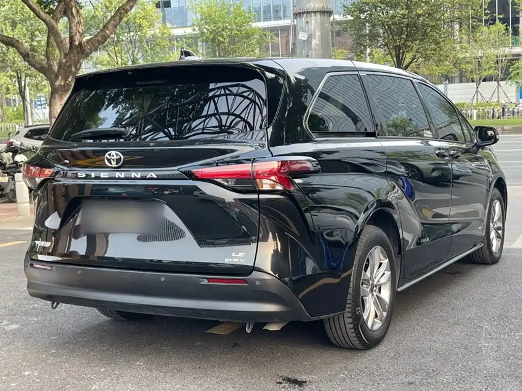 Toyota Sienna — миниатюра 15