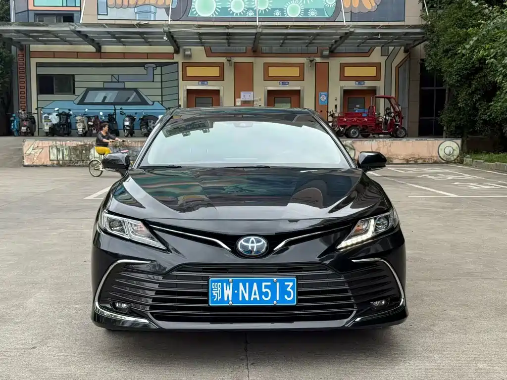 Toyota Camry — миниатюра 2