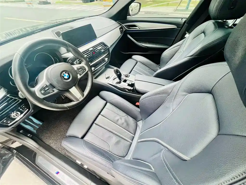 BMW 5 SERIES