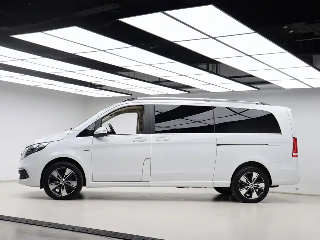 Mercedes-Benz V-Class — миниатюра 34