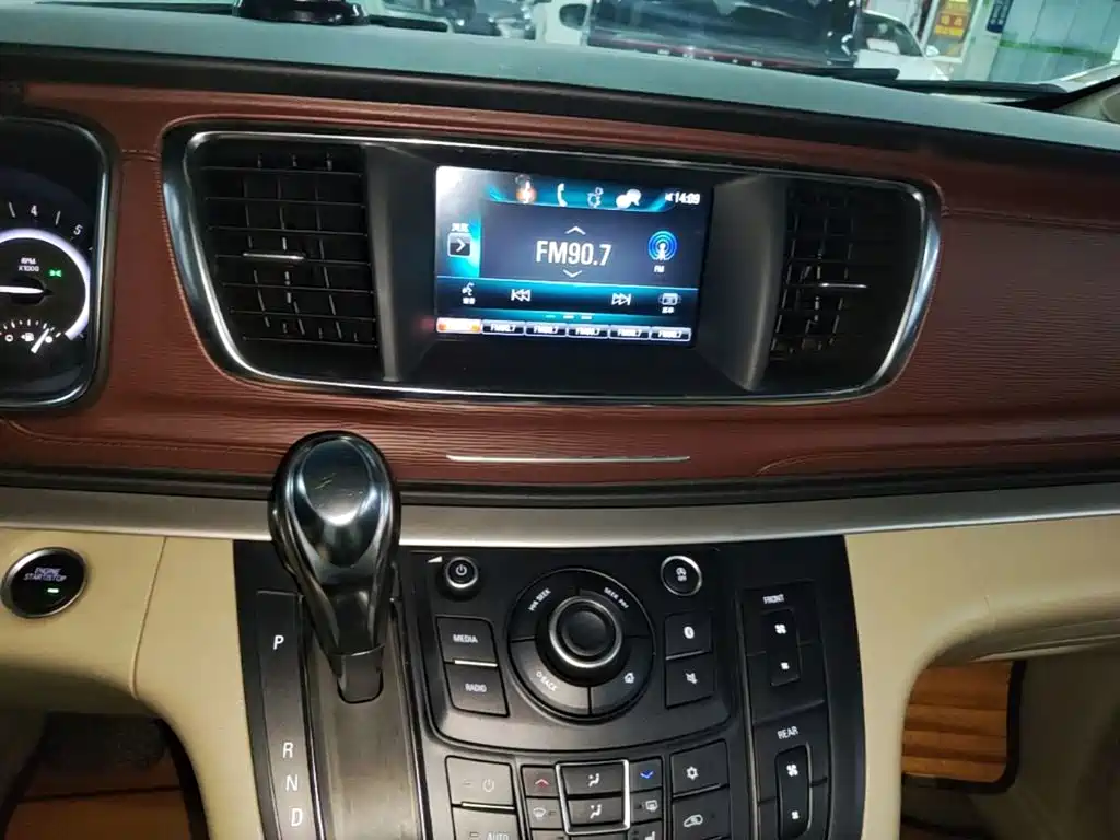Buick GL8 — миниатюра 13