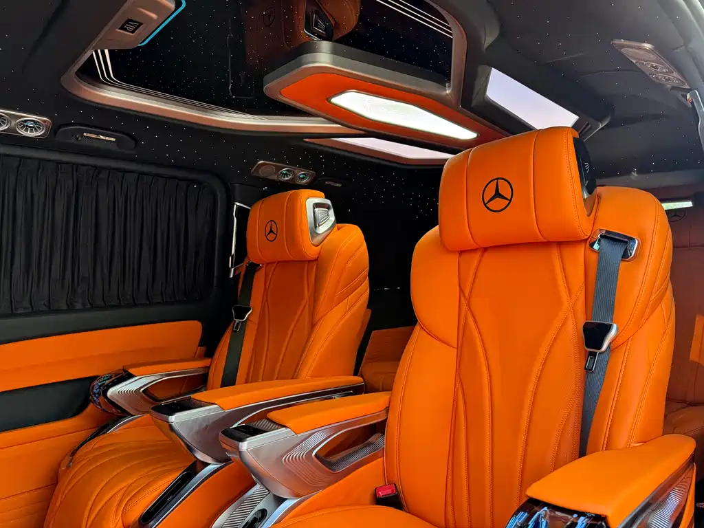 Mercedes-Benz Vito 2023 2.0T 7 мест