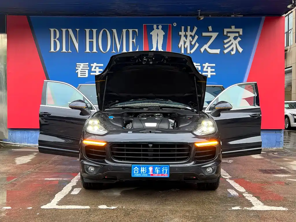 Porsche Cayenne — миниатюра 6