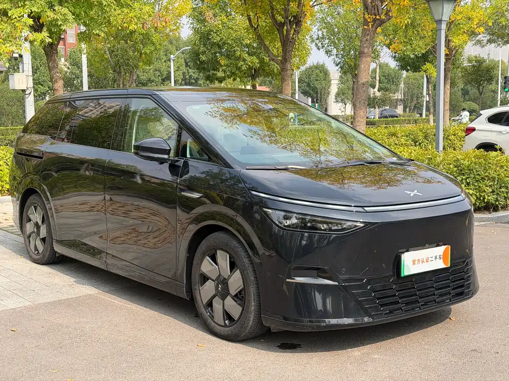 XPeng X9 — миниатюра 3