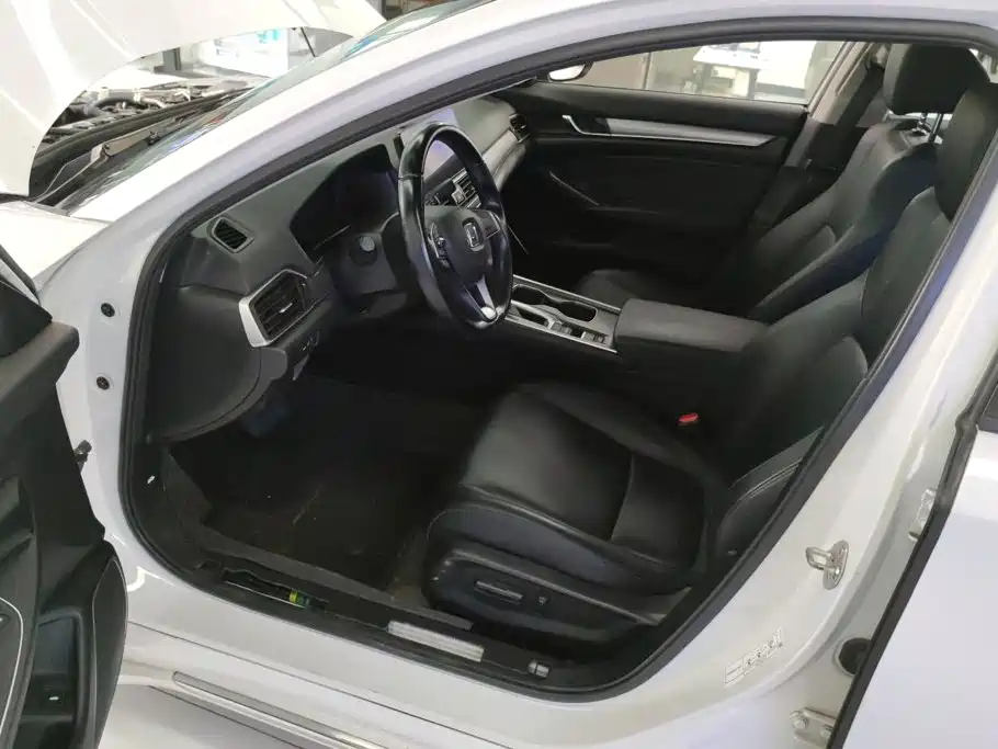 Honda Accord — миниатюра 9