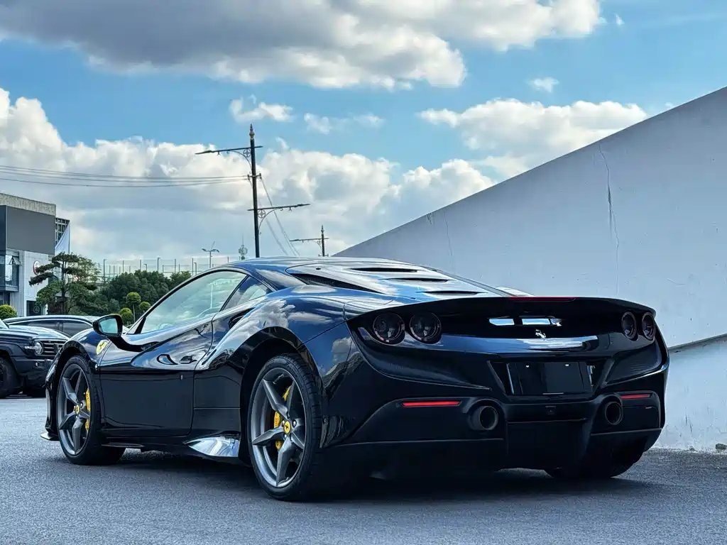 Ferrari F8 — миниатюра 3