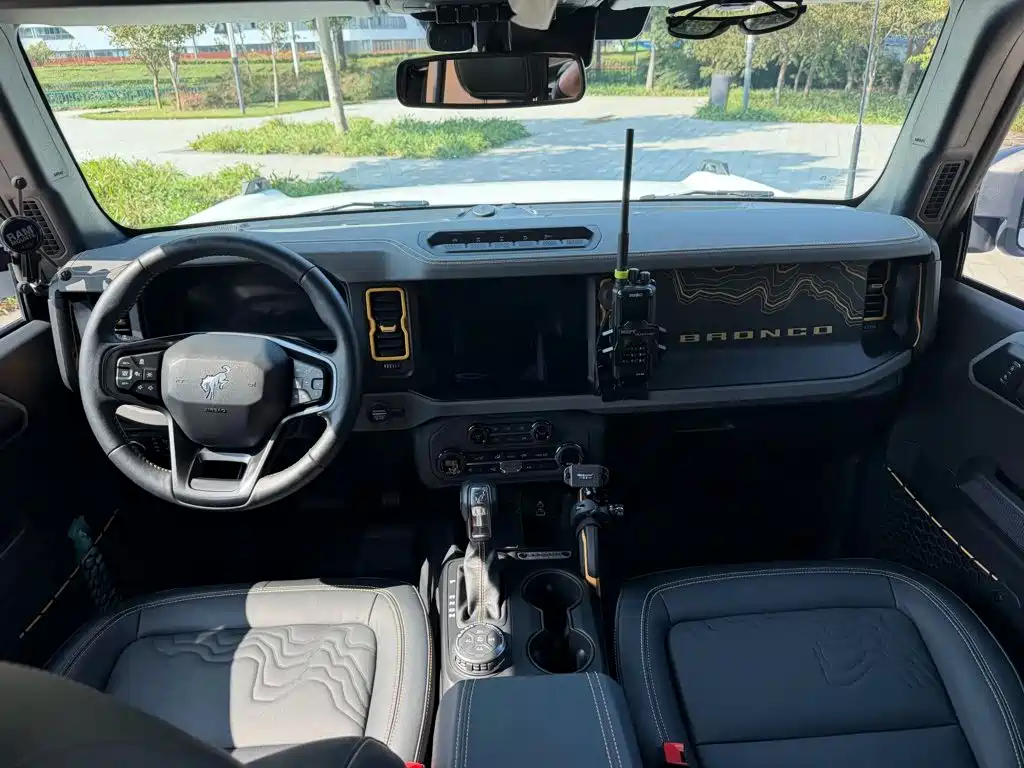Ford Bronco — миниатюра 6