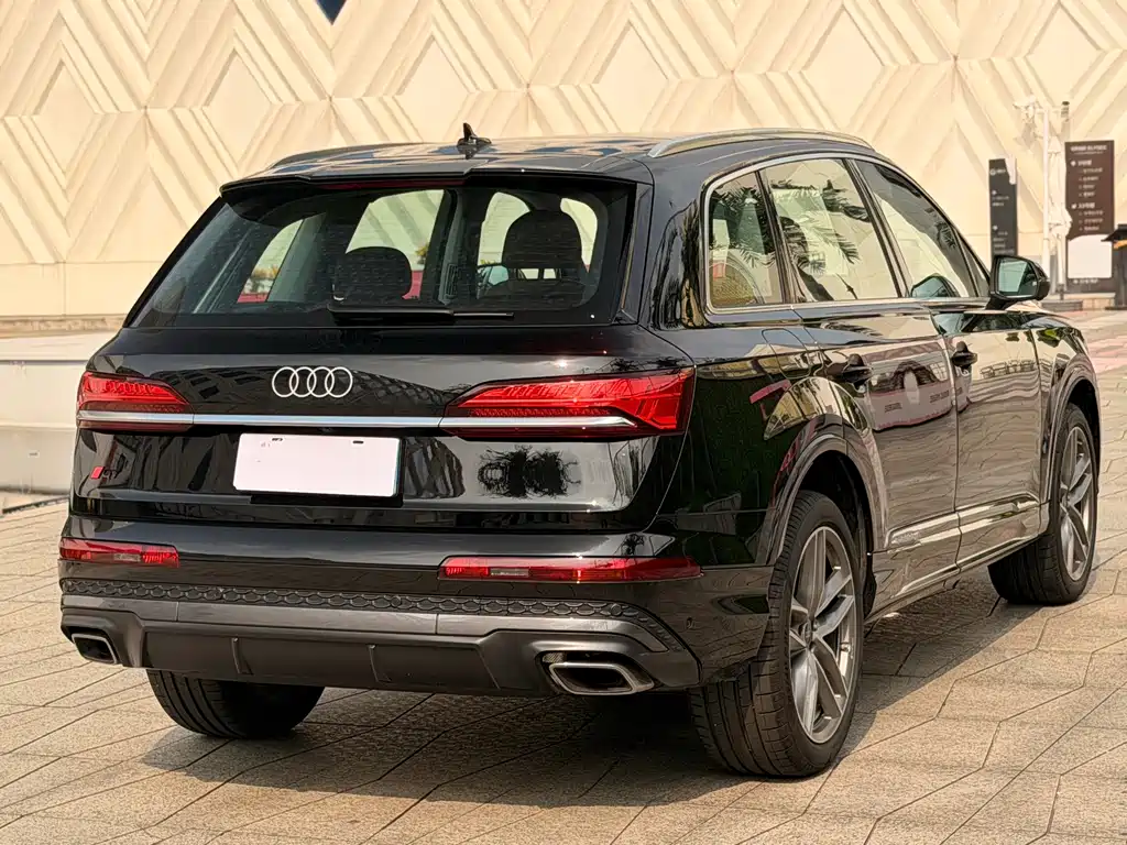 Audi Q7 — миниатюра 6