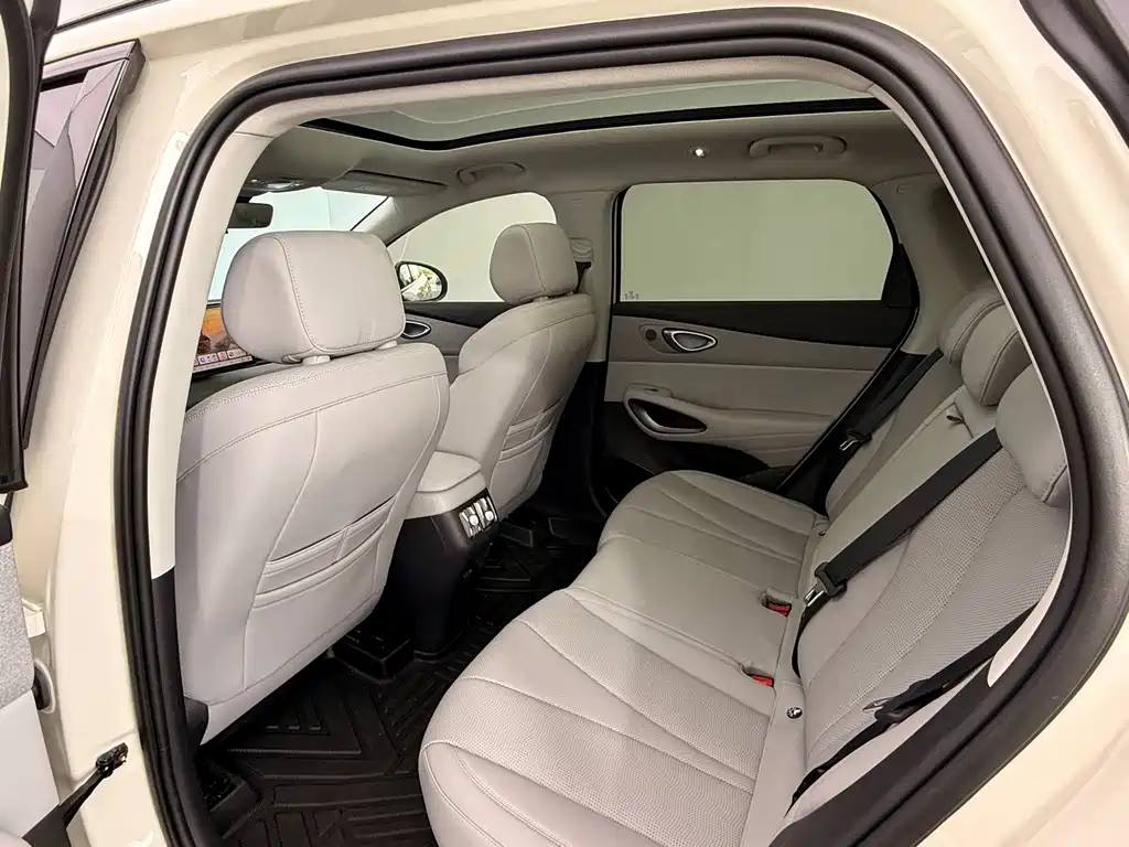 BYD Sealion 05 EV — миниатюра 10