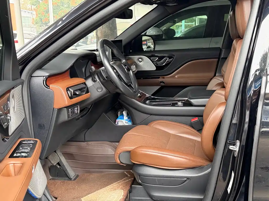 Lincoln Aviator — миниатюра 8