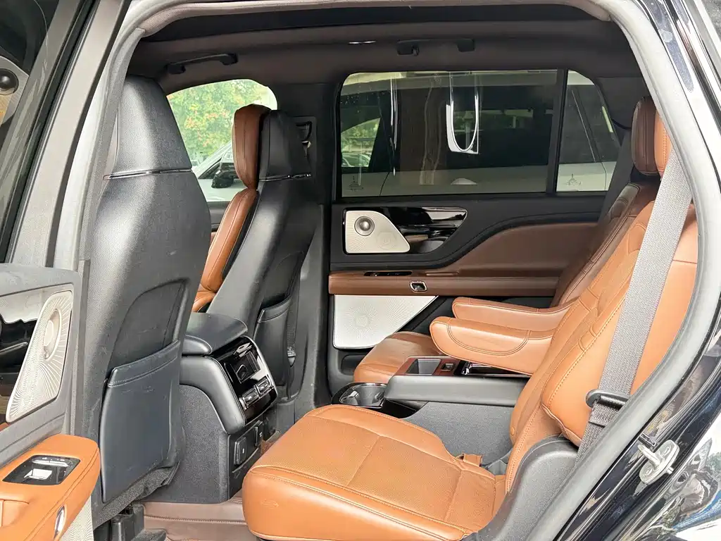 Lincoln Aviator — миниатюра 13