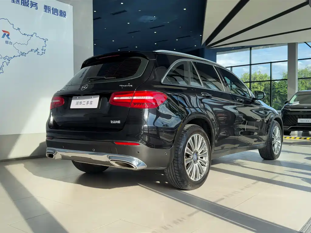 MERCEDES-BENZ GLC
