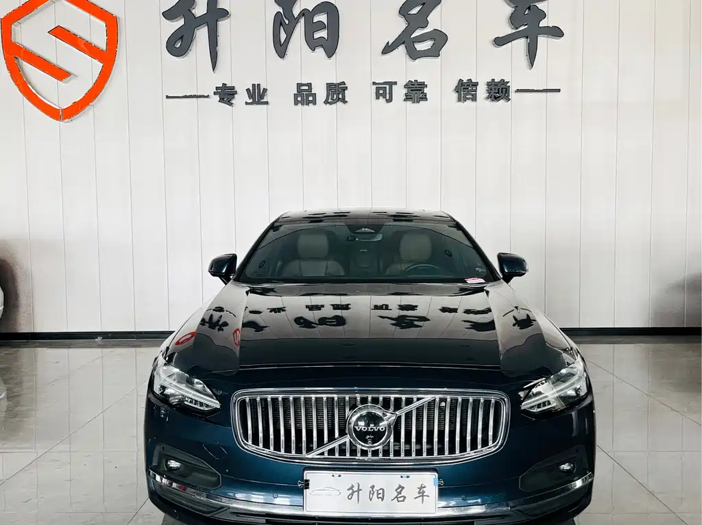 Volvo S90 2024 B5 Luxury