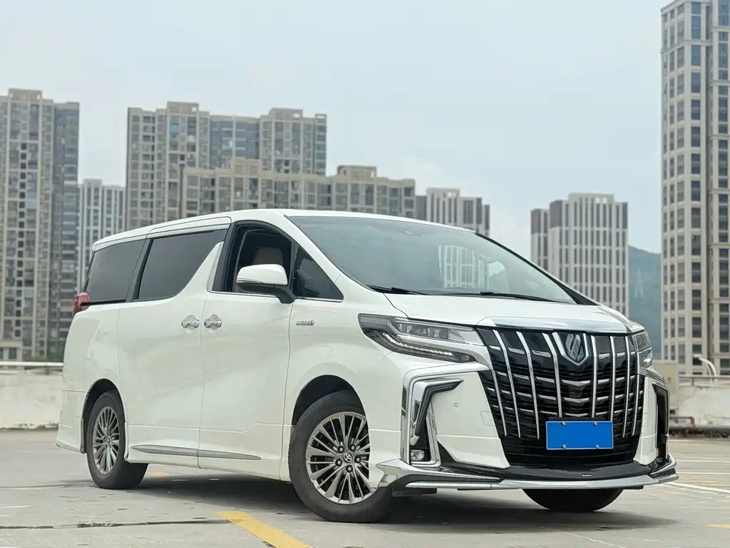 Toyota Alphard — миниатюра 4