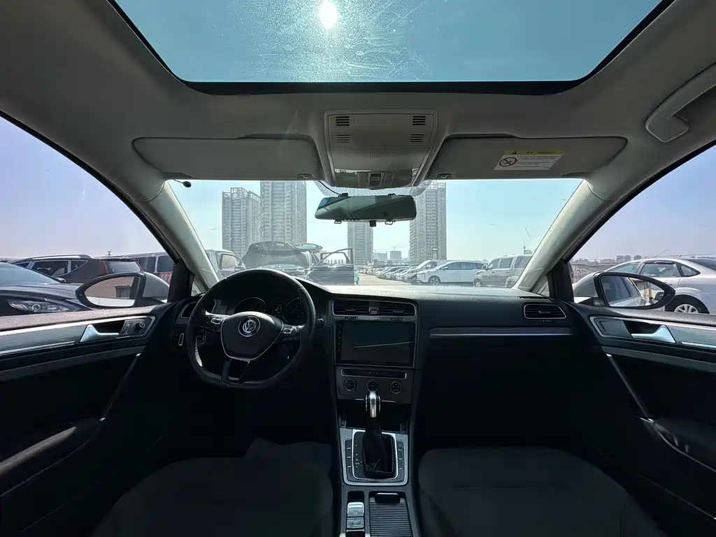 Volkswagen Golf — миниатюра 13