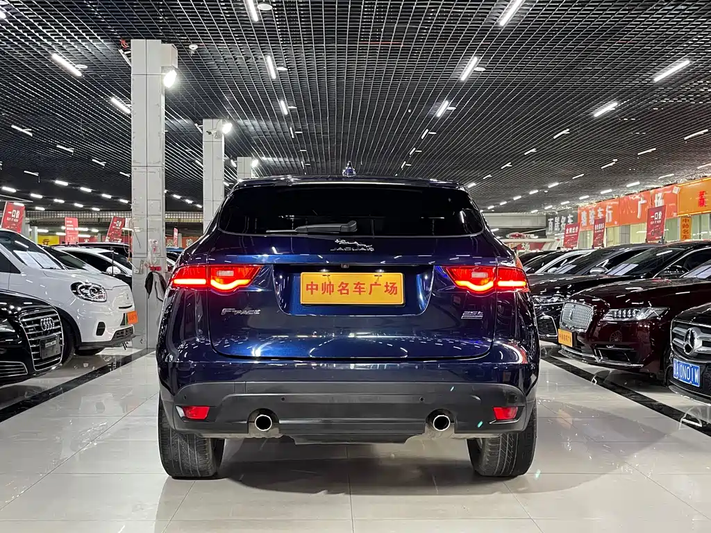 Jaguar F-PACE - фото 5