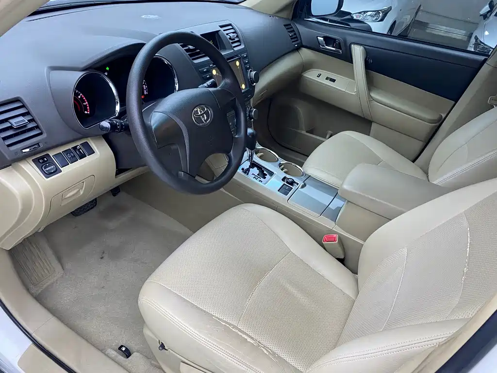 Toyota Highlander — миниатюра 8