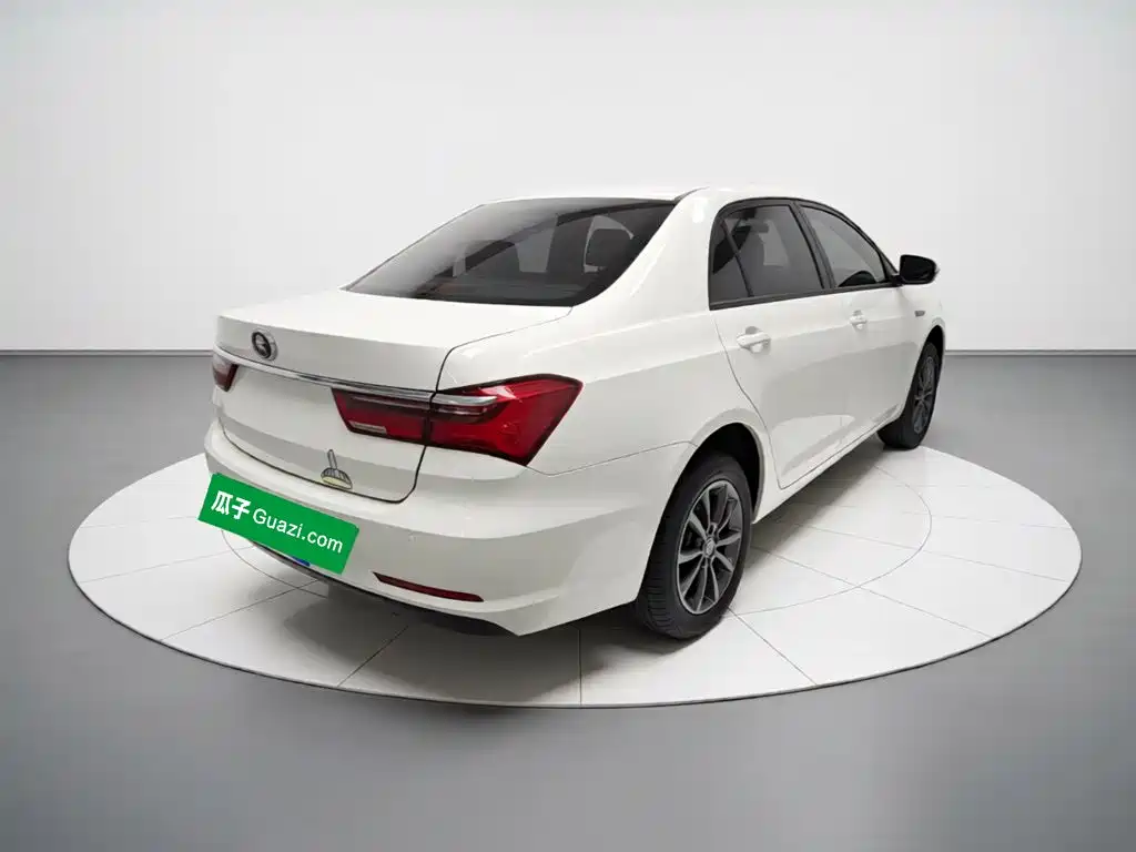 BYD Qin — миниатюра 4