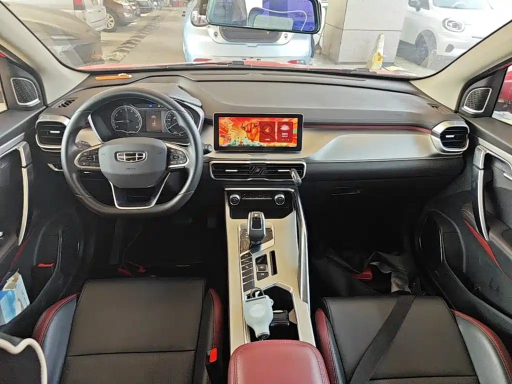 Geely Binyue — миниатюра 10