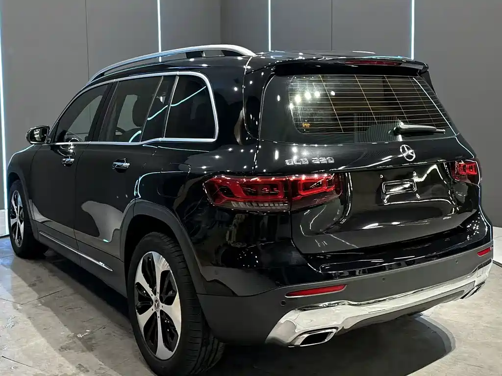 Mercedes-Benz GLB — миниатюра 8