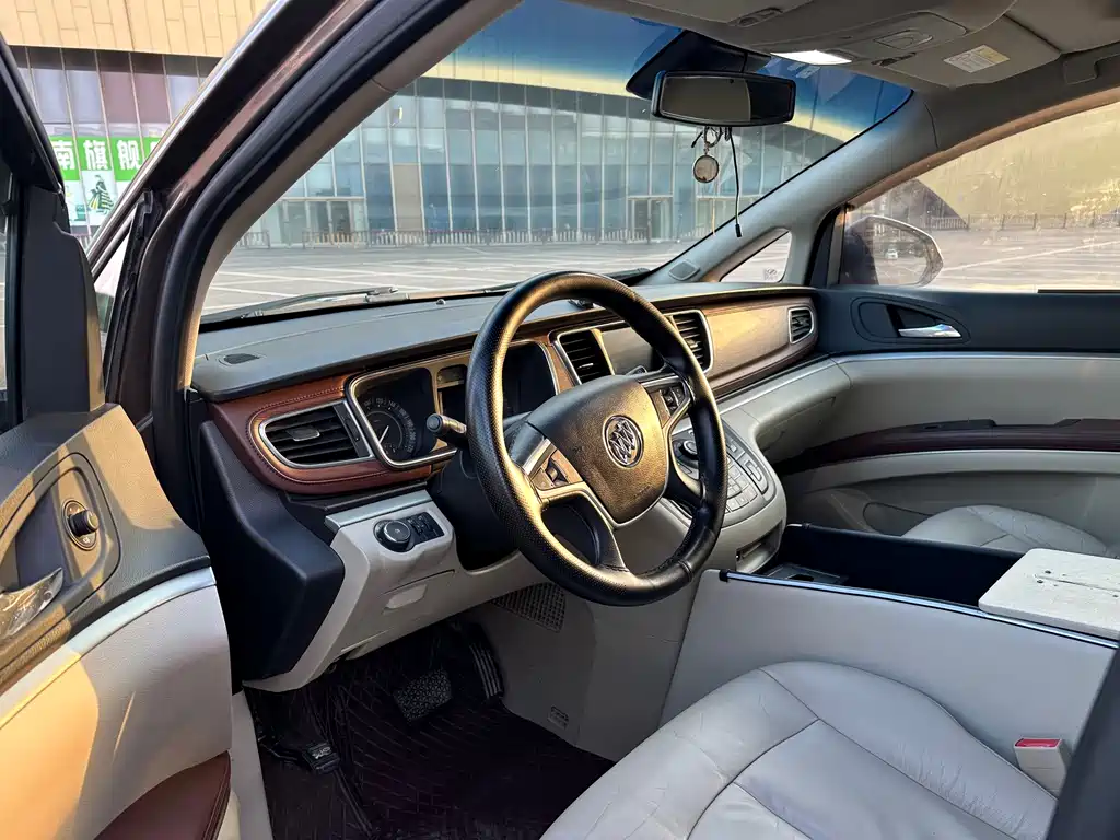 Buick GL8 — миниатюра 4