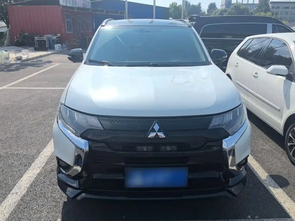 Mitsubishi Outlander — миниатюра 3