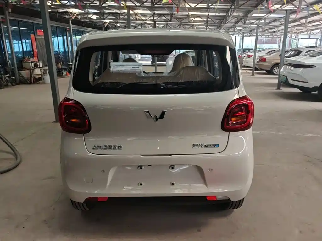 Wuling MINIEV — миниатюра 6