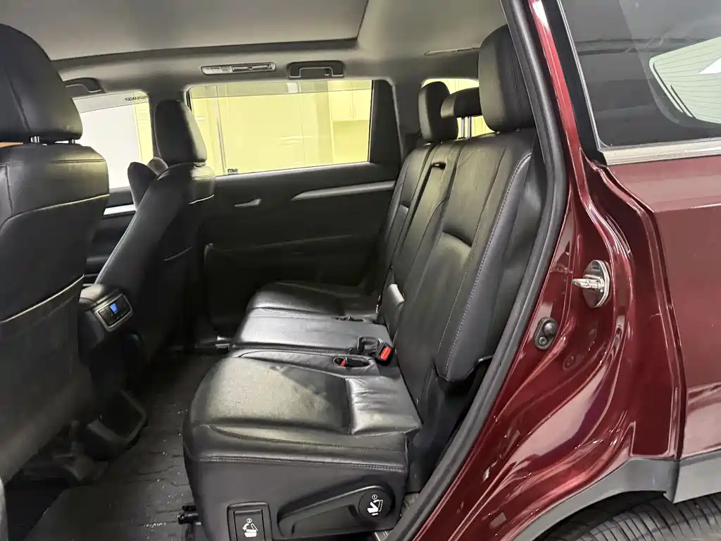 Toyota Highlander — миниатюра 13