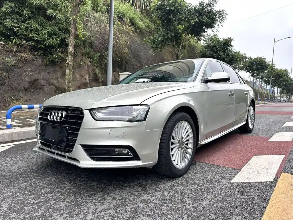 Audi A4L 2016