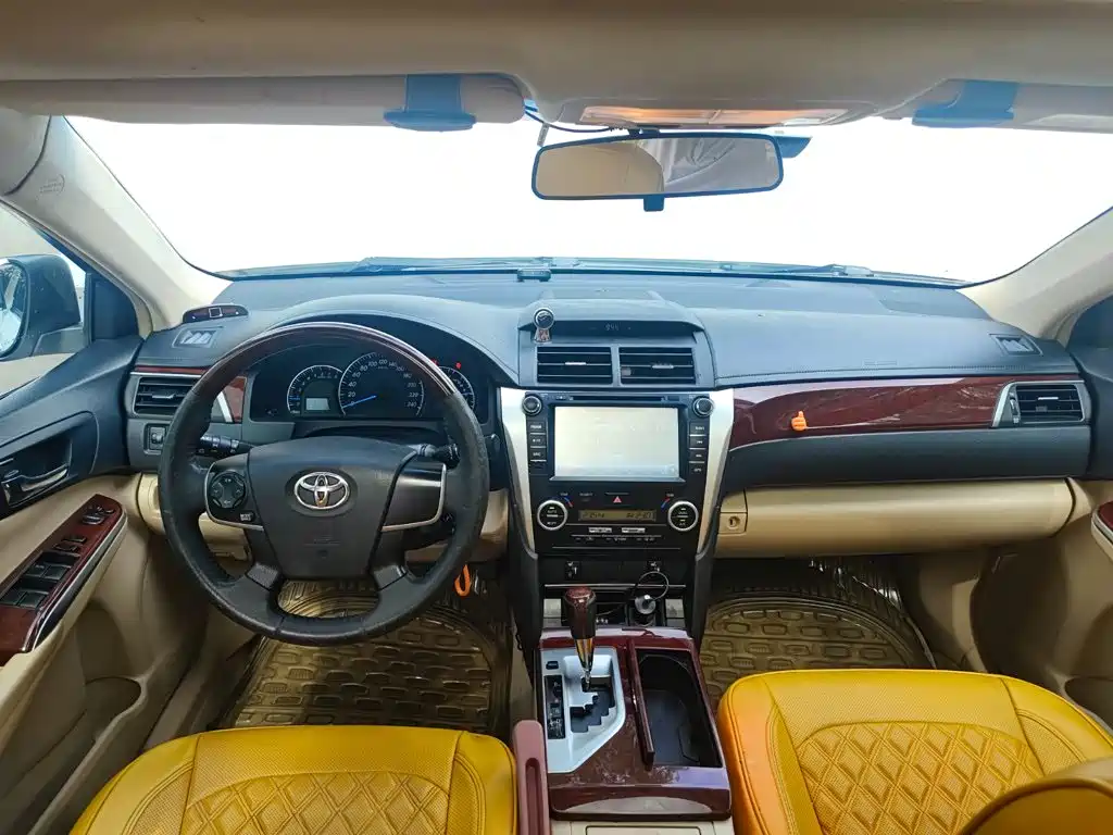Toyota Camry — миниатюра 8