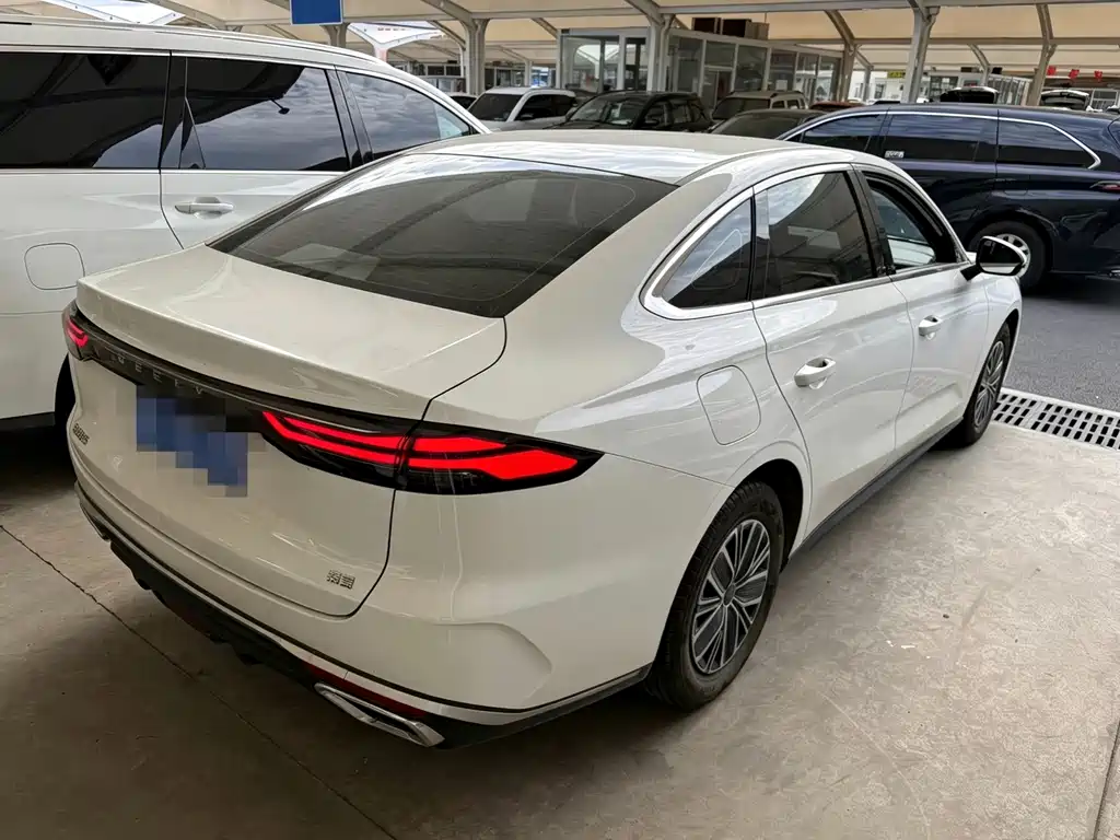 Geely Emgrand — миниатюра 12
