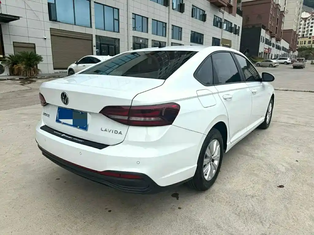 Volkswagen Lavida — миниатюра 3