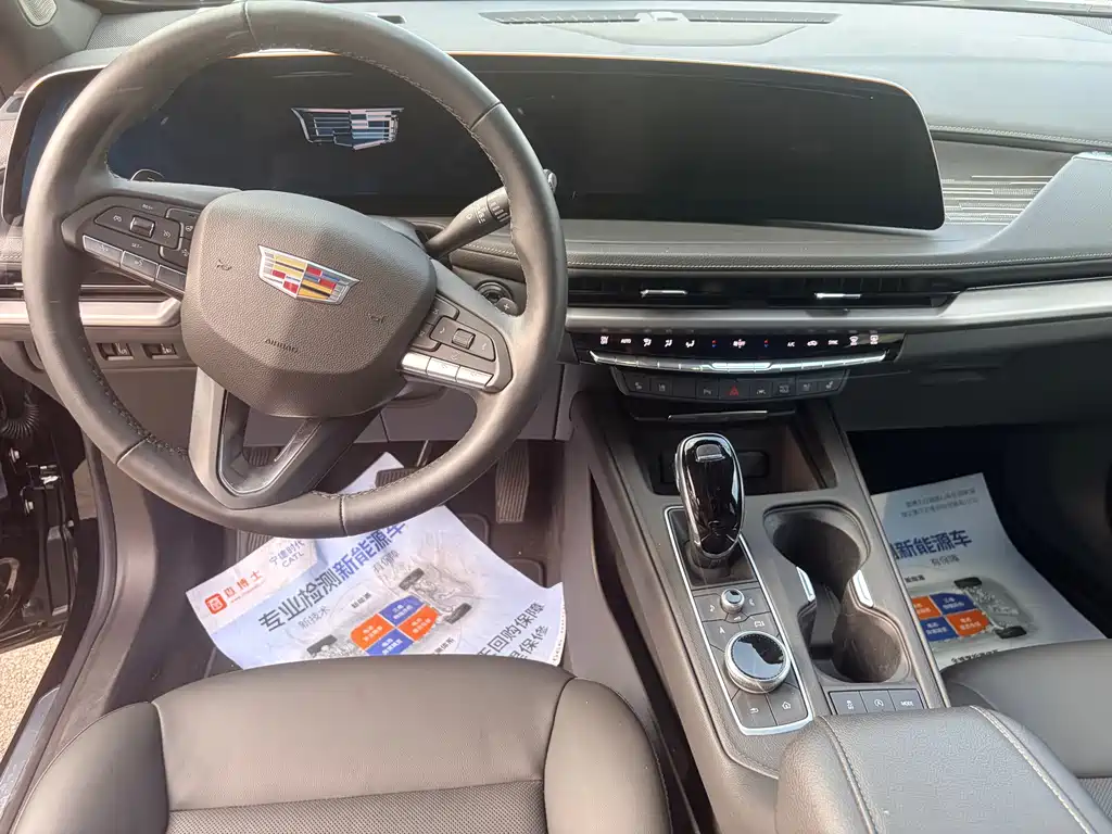 Cadillac XT4 — миниатюра 10