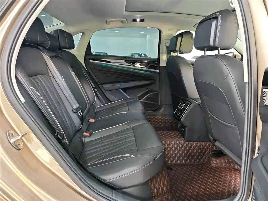 Volkswagen Passat — миниатюра 7