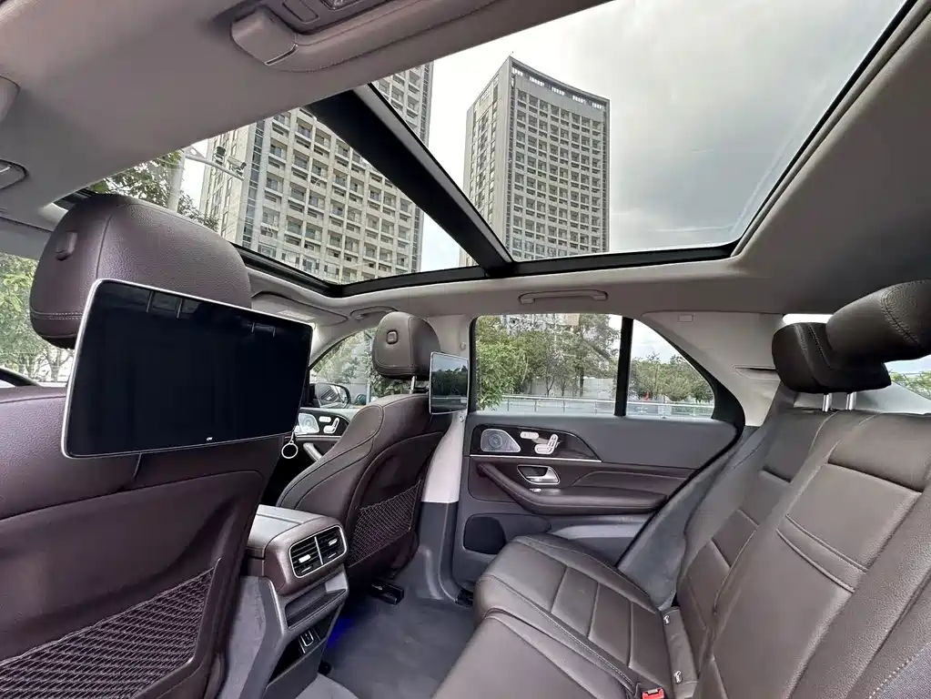 Mercedes-Benz GLE (Import) — миниатюра 20