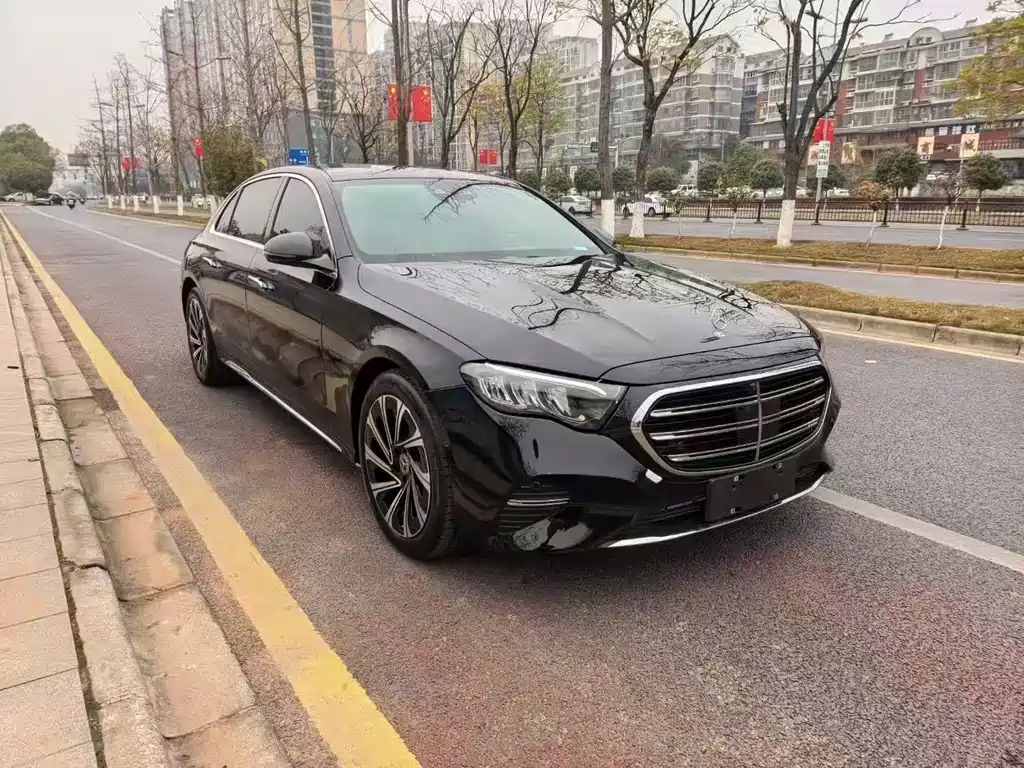 Mercedes-Benz E-Class — миниатюра 3