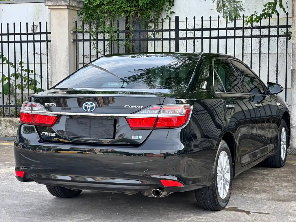 Toyota Camry — миниатюра 9