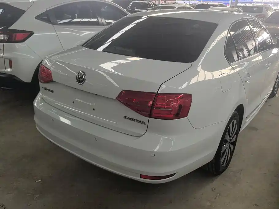 Volkswagen Sagitar — миниатюра 3