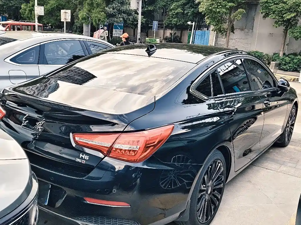 Hongqi Hongqi H5 — миниатюра 14