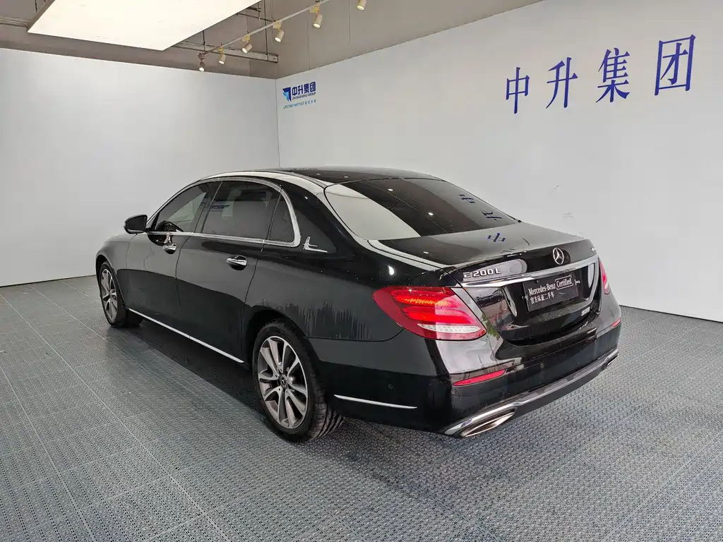 Mercedes-Benz E-Class — миниатюра 4